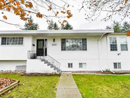 4 Bedrooms 2 Bathroom West Newton Home | 13123 64 Avenue, Surrey