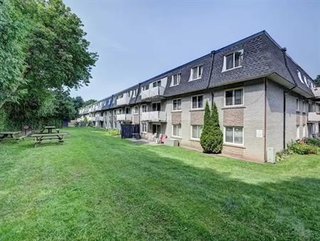Hillcrest Apartments | 250 Queen St. E., Fergus