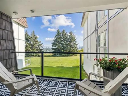 BEAUTIFUL 2 BEDROOM CONDO WITH A CITY VIEW! | 516 Cedar Crescent Southwest, Calgary