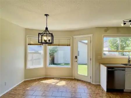 3 Bedroom, Double Garage, 2.5 Bathrooms,Single House | 308 Cramond Close SE, Calgary