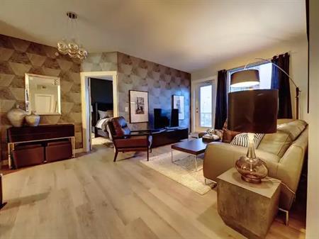 ? 2B-2B Professionally Furnished -Award Winning Designer | 1505 - 10226 104 St NW, Edmonton