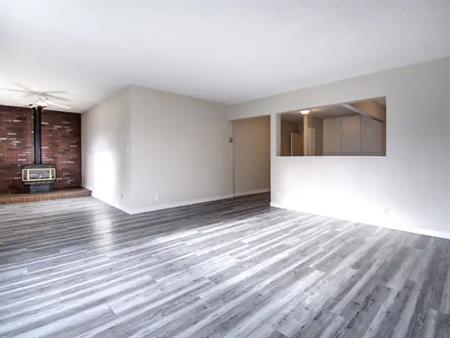 Windsor Park main floor house close to Chinook and Downtown | 423 51 Avenue Southwest, Calgary