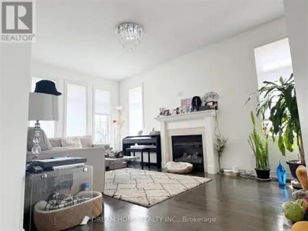 1139 CENOTAPH BOULEVARD | 1139 CENOTAPH BOULEVARD, Newmarket