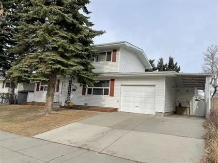 Clean and update bedroom for rent | 4135 Brisebois Drive Northwest, Calgary