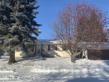 4 bedroom, 2.5 bathroom house with garage | 7628 10 Avenue Northwest, Edmonton