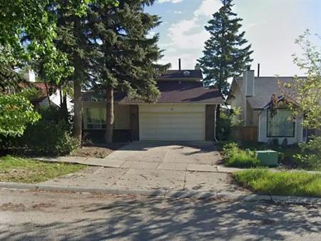 Strathcona Park 3 Bedroom Home for Rent | 36 Strathcona Road Southwest, Calgary