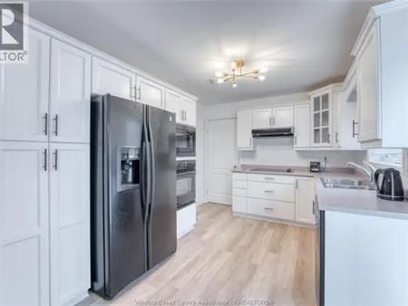 229 RIVERVIEW AVENUE | 229 RIVERVIEW AVENUE, LaSalle