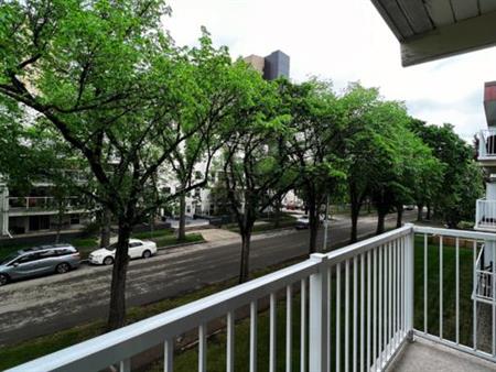 Parkview Manor | 10235 121 St NW, Edmonton