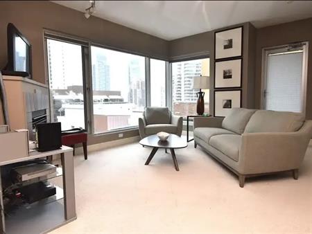 Ideal location mountain view upscale furnishings convenient access to freeways | 920 5th Ave SW, Calgary, Alberta, T2P 5P6, C