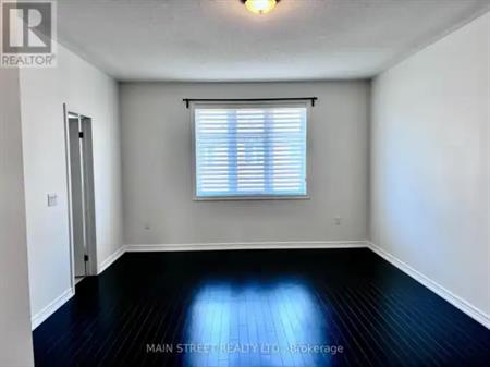36 VETERANS STREET | 36 VETERANS STREET, Bradford West Gwillimbury