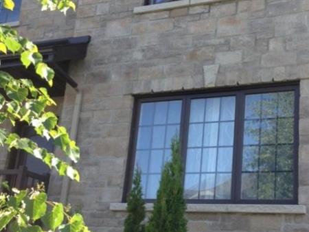 Condo lumineux Chomedey nouveau secteur