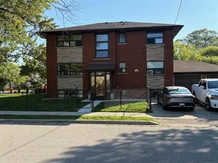 45 Oakmount Rd | 45 Oakmount Rd, Toronto