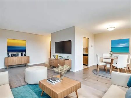 Aldershot Apartments | 950 Warwick Court, Burlington