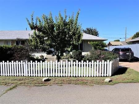 Half Duplex - 1142 Meadow Lane, Kamloops, BC, V2B 5N5 | 1142 Meadow Lane, Kamloops