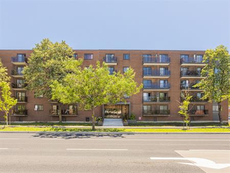 1300 Boulevard de la Côte-Vertu | 1300 Boulevard de la Côte-Vertu, Montreal