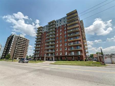 Derby Lane Apartments | 11 Derby Lane, Sarnia
