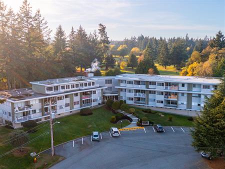 Lynburn Oceanview Manor | 1840 Argyle Avenue, Nanaimo