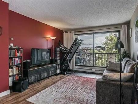 Spacious 2 bedroom condo in Beltline | 4F - 924 14 Avenue Southwest, Calgary