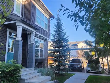 End-Unit 3-Bedroom Townhouse for Rent – Available November  17th | 215 Silverado Skies Common Southwest, Calgary