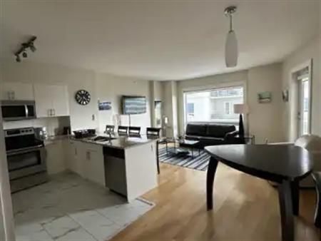 Luxury 1 Bed + Den Condo | 9th Floor | Icon II – Downtown Edmonton | 902 - 10152 104 Street Northwest, Edmonton