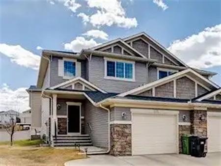 3 bedrooms, cozy duplex with single attached garage in Panorama Hills | 105 - 100 Pantego View NorthWest, Calgary