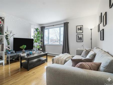 Appartement lumineux de 3 chambres à louer – 2e étage d’un duplex à LaSalle