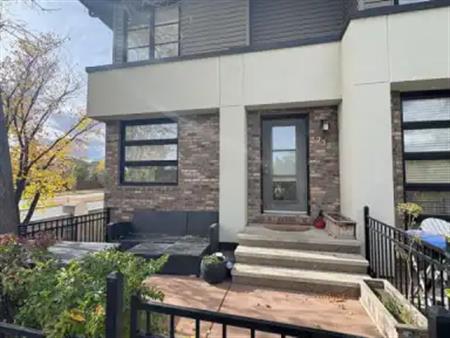 Comfortable 2 Bedroom Townhouse with Finished Basement | 228 Aspen Hills Villas SW, Calgary