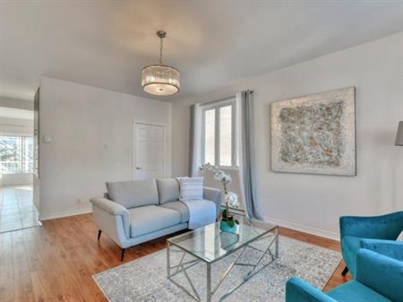 Grand 3 C-à-C +2 sdb au rdc et SS de duplex, près du Métro