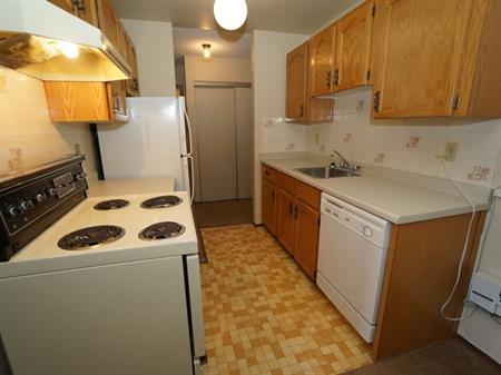Sunset Manor | 1304 1 Ave., Wainwright