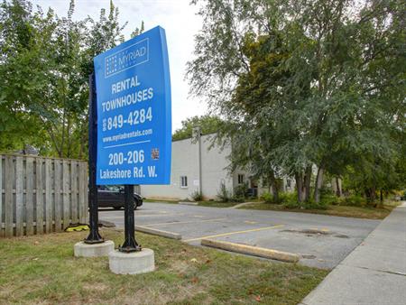 200 Lakeshore Rd. W. | 200 & 206 Lakeshore Rd. W., Oakville
