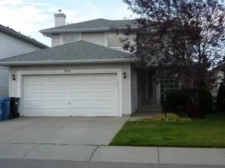 Douglasdale Family Home | 3641 Douglas Woods Hgts, Calgary