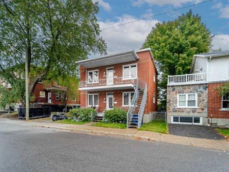5 1/2 dans Maizereit 2 chambres. C/NE 1250$