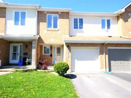 6075 Pineglade Crescent | 6075 Pineglade Crescent, Ottawa