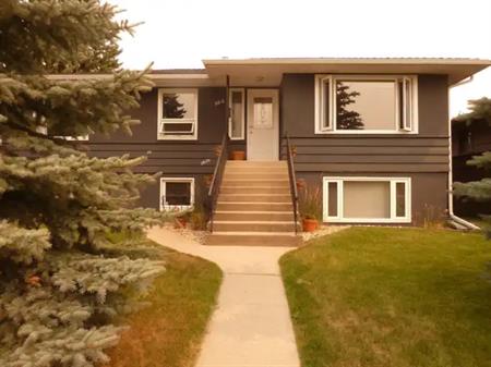 Banff Trail NW | B - 2612  Cochrane Road Northwest, Calgary