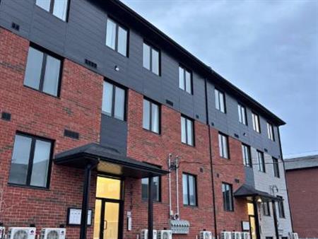 Luxueux appartement 4 1/2 Sherbrooke, Rock Forest