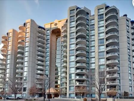Bright, spacious two bedroom, two bath condo in Eau Claire | 804 3 Ave SW, Calgary