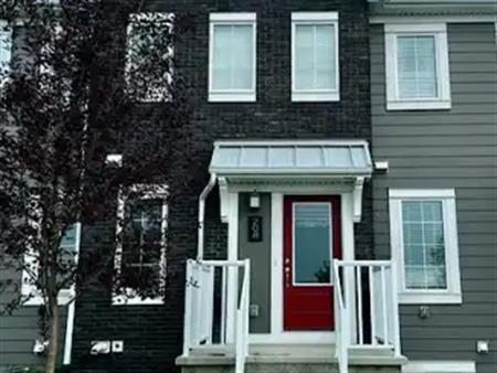 Stunning 3BR/2.5BA Townhouse in Yorkville | 208 Yorkville Park Southwest, Calgary