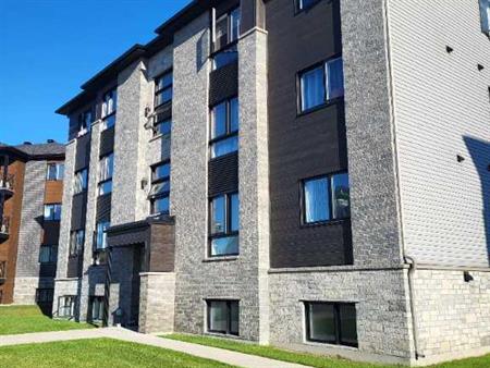 Grand 4 1/2 style condo