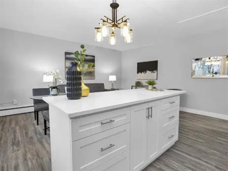 385 Melvin Unit 305 | 385 Melvin Avenue, Hamilton