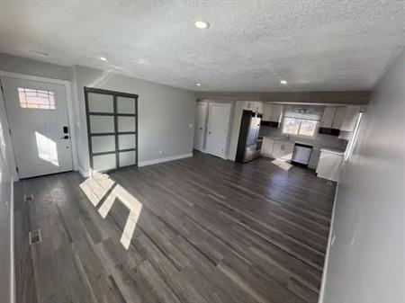 Modern Bright Upper 3 bedroom Unit | 12216 - 12216 122 Avenue Northwest, Edmonton