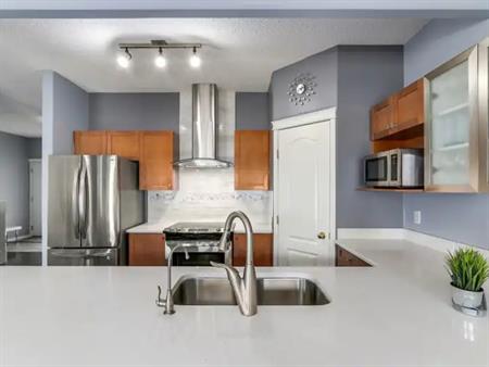2 Bedrooms Townhouse, 3.5 Bathrooms & Developed BSMT. Close of Tuscany Station | Calgary