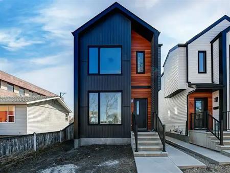HOUSE WITH LEGAL BASEMENT SUITE. AVAILABLE NOV 1 | 11077 150 Street Northwest, Edmonton