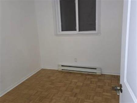 Appartement triplex 5 1/2 Longueuil