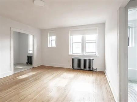 122 Dowling Avenue | 122 Dowling Avenue, Toronto