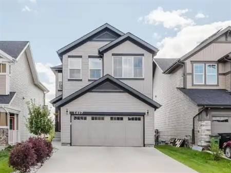 Pond-View Walkout in Desrochers | 3-Bed +Bonus, Finished Basement, Heated Garage | Edmonton