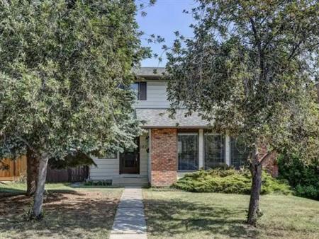 Beautiful Furnished Home in NW Calgary – Main & Upper Floors | Calgary