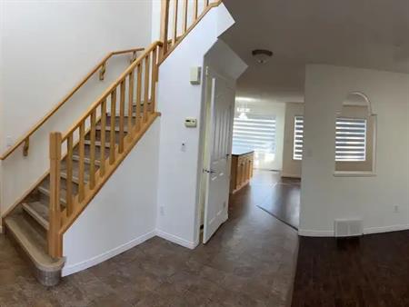 Bright Family Home in Sought-After Haddow | 490 Hunters Green Northwest, Edmonton