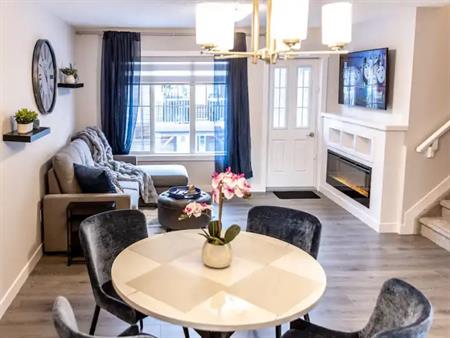 Beautiful 4 bd room townhouse in Edmonton SW! | 72 - 1005 Graydon Hill Boulevard Southwest, Edmonton