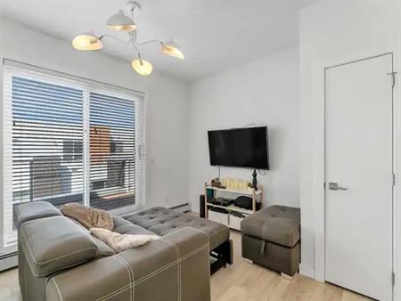 Modern 2 Bed 2.5 Bath Townhome | 407 - 3125 39 Street Northwest, Calgary