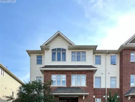 6 - 251 KELTIE PRIVATE | 6 - 251 KELTIE PRIVATE, Ottawa